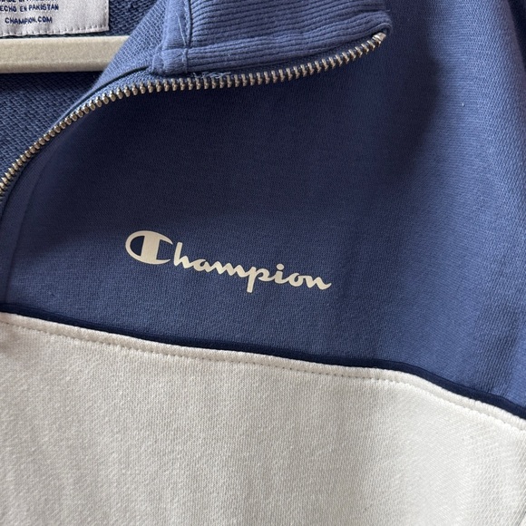 Champion Women's Half-Zip Sweatshirt in Blue and Cream - Picture 4 of 6